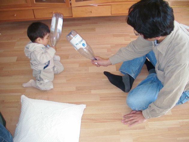 子供と遊ぶ鈴木教授