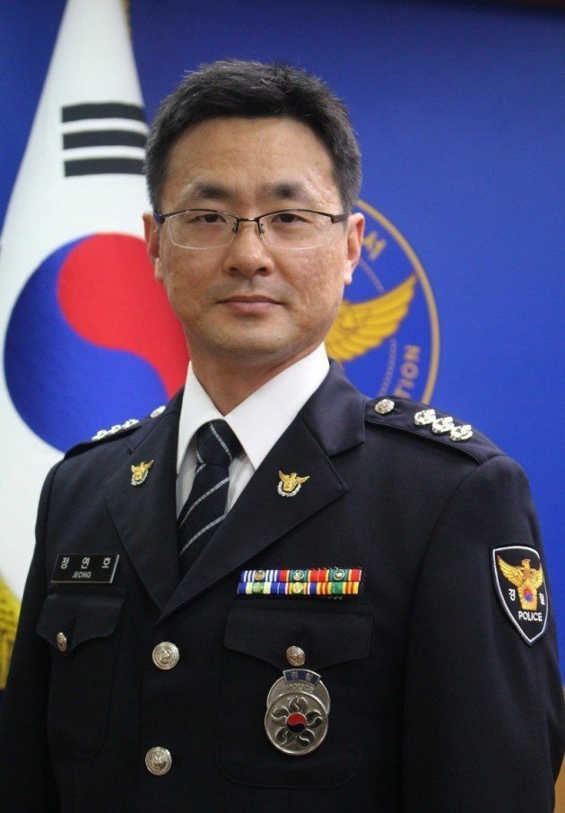 チョン・ヨンホ巡査部長（40）