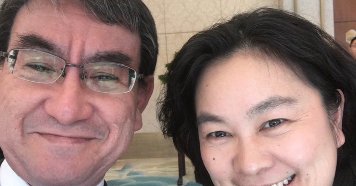 中国騒然 河野太郎外相 中国外務省の あの人 とあま い2ショット ハフポスト 中国騒然 河野太郎外相 中国外務省の あの人 とあま い2ショット ハフポスト