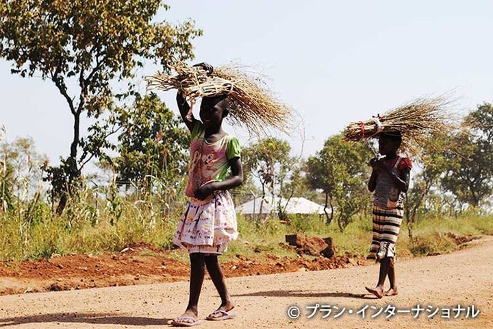 南スーダン難民の女の子たち