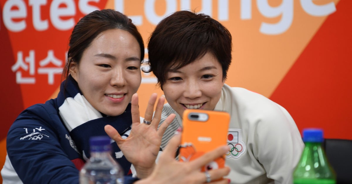 小平奈緒と李相花 金銀コンビはこんなに仲良し Instagramでライブ配信したよ ハフポスト