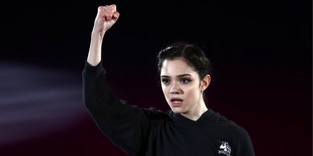 平昌オリンピックのフィギュアスケート・エキシビションで演技を披露するメドベージェワ選手＝2月25日