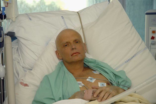ポロニウムによる中毒症状で入院するリトビネンコ氏。その後亡くなった＝2006年11月、ロンドン