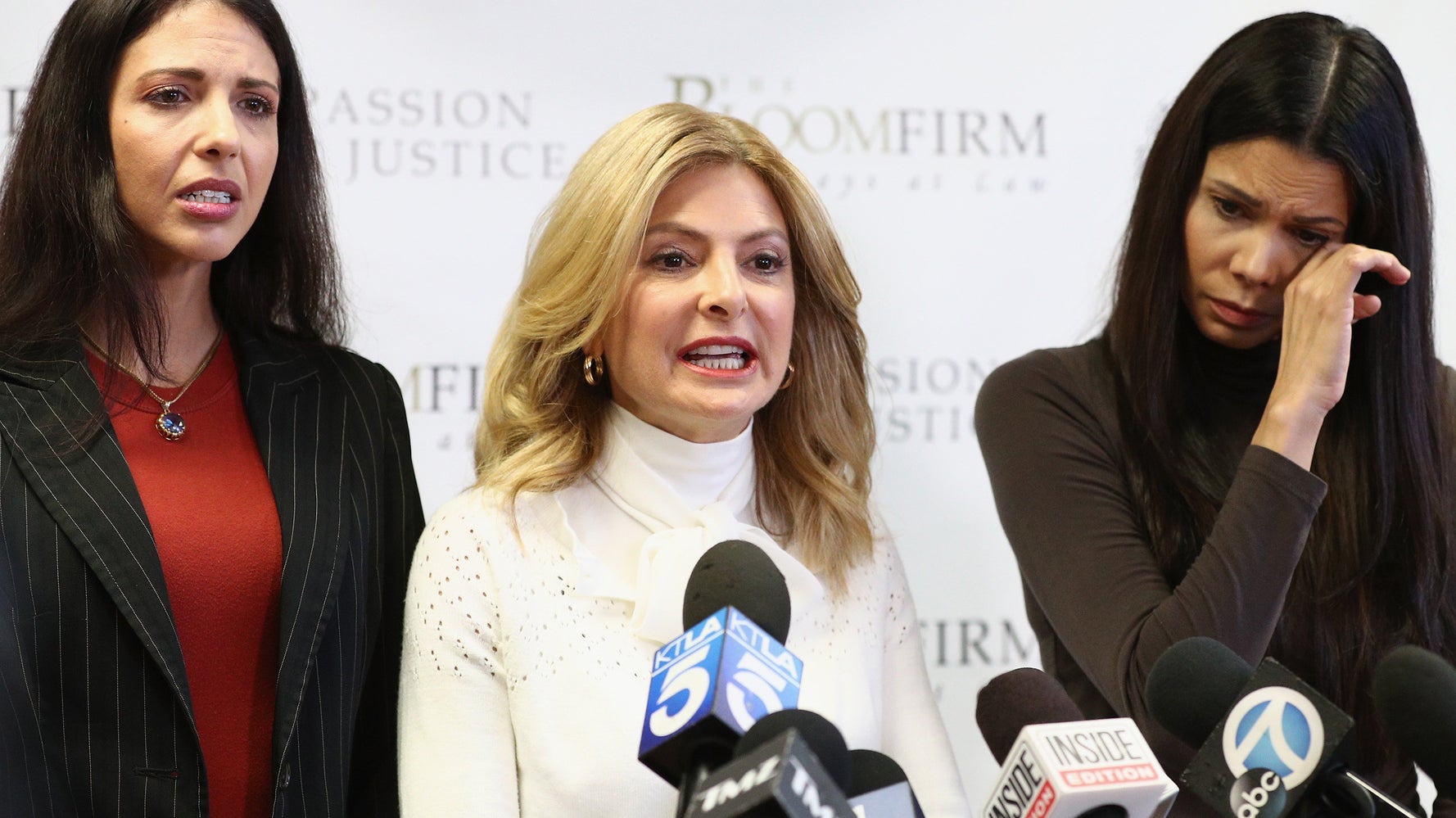 10代後半だった 俳優スティーブン セガールのレイプ セクハラ被害を女性2人が告発 ハフポスト World