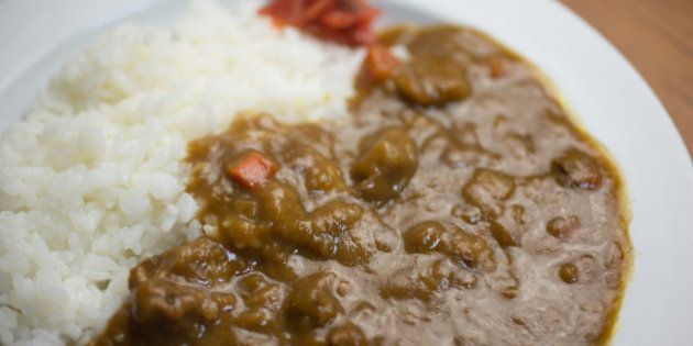 Curry (ã«ã¬ã¼) is one of the most popular dishes in Japan. It is commonly served in three main forms: curry rice (karÄ raisu), karÄ udon (thick noodles) and karÄ-pan (bread). Curry rice is most commonly referred to simply as 'curry' (karÄ).