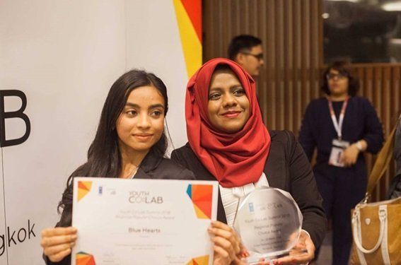 バンコクで開催されたUNDP Youth CoLab Summit で「Popular Choice」賞に輝いたシバさん（右）