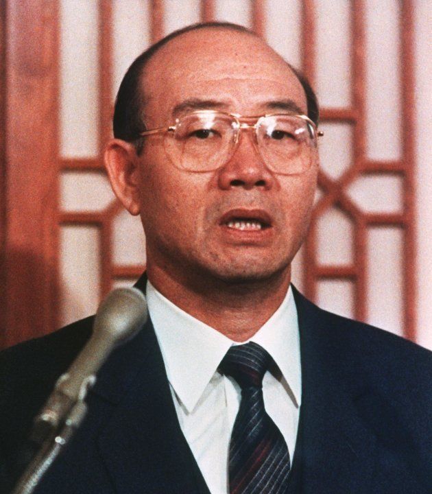 光州事件と一族の不正で国民に謝罪会見をする全斗煥前大統領（1988年、ソウル） 