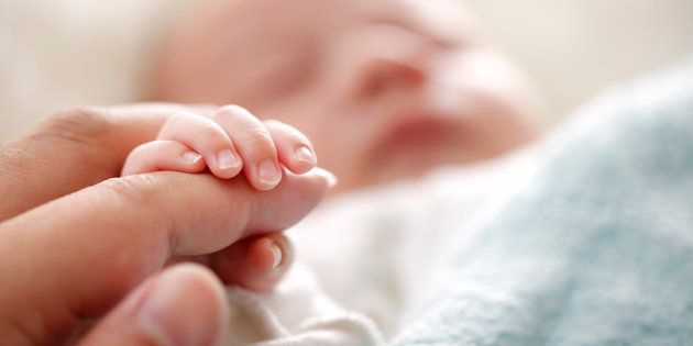 4年越しの命 交通事故で亡くなったカップルの赤ちゃんが 代理母出産で生まれた ハフポスト