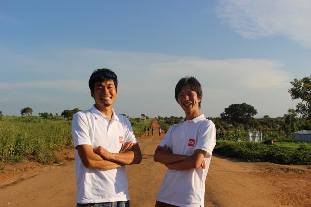 南スーダン難民居住区での原と荒井