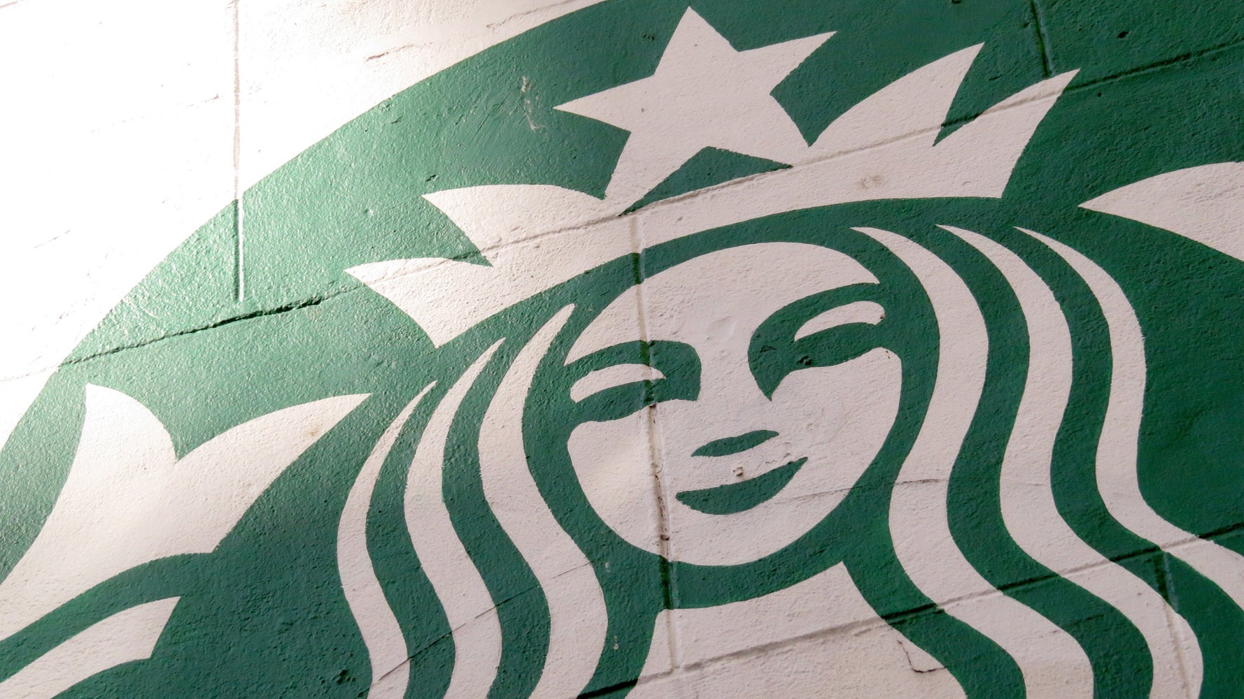 スタバ8000店で人種差別研修 友人を待っていた黒人男性逮捕への批判を受けて ハフポスト World