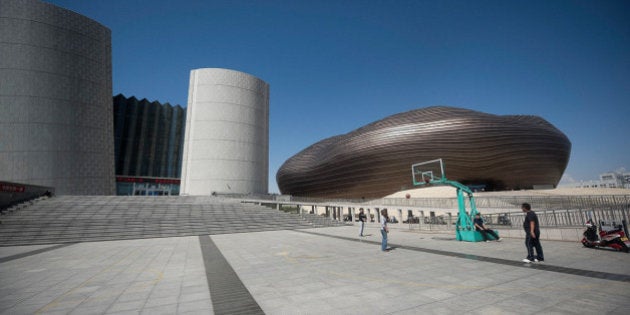 中国の砂漠には 豪華すぎるゴーストタウンがある 画像集 ハフポスト News