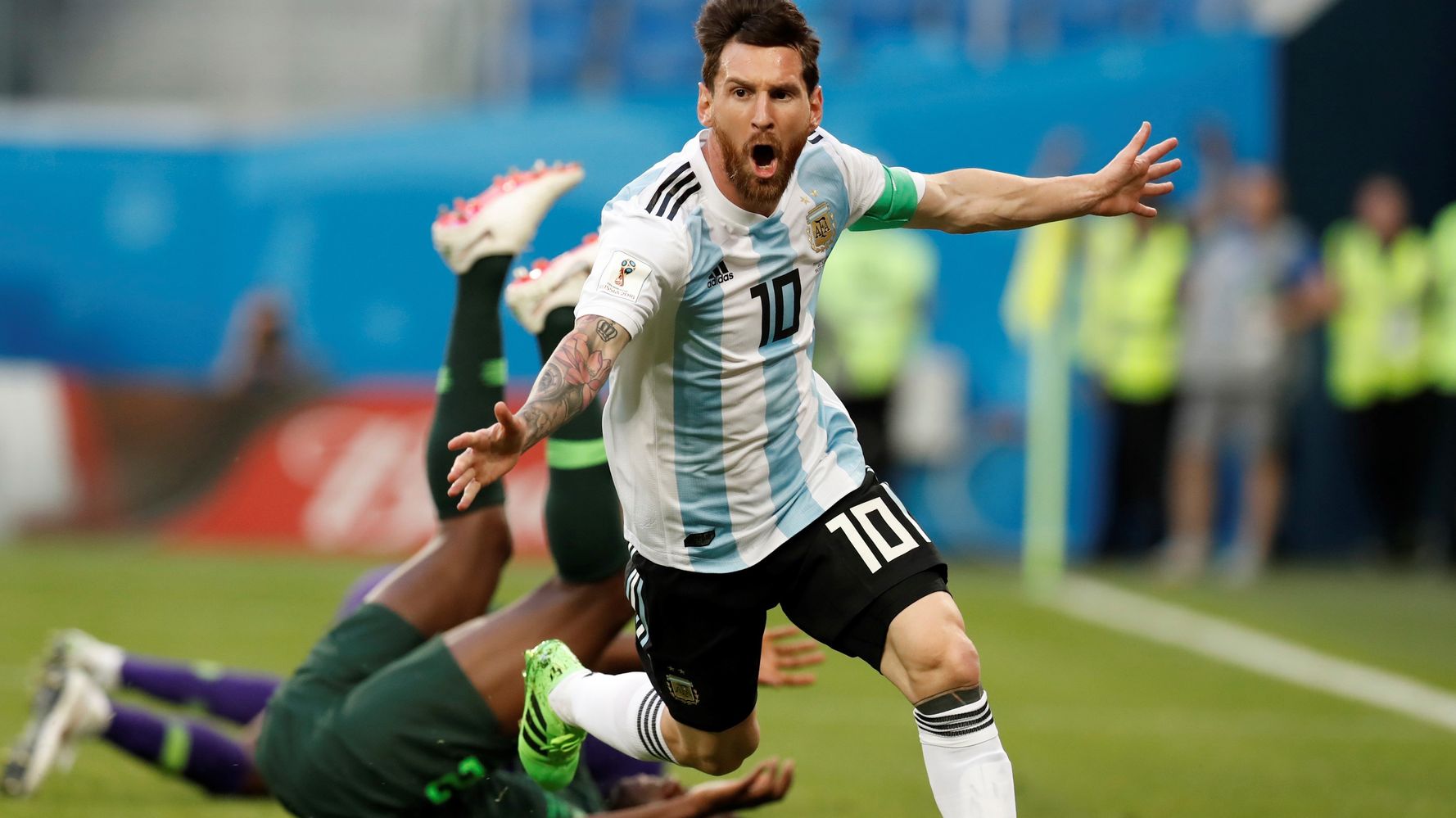 絶体絶命のアルゼンチンが決勝t進出 マラドーナ興奮しすぎて搬送 動画 ワールドカップ ハフポスト