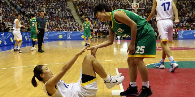 韓国と北朝鮮は バスケットボールでひとつになった 平和 と 繁栄 のユニフォームを着て ハフポスト