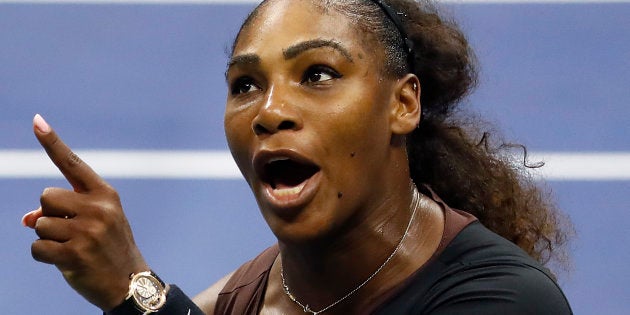 全米オープン女子シングルス決勝で、主審に抗議するセリーナ・ウィリアムズ選手＝9月8日、アメリカ・ニューヨーク