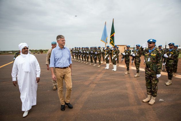 国連マリ多面的統合安定化ミッション（MINUSMA）を視察するジャン=ピエール・ラクロワ 平和維持担当事務次長