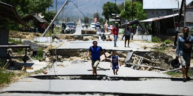 写真 インドネシア地震 18年9月28日 ハフポスト