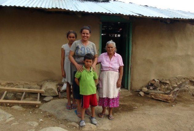 ホンジュラスで農業を営むマリアさん一家。Photo:WFP/Rocío Franco