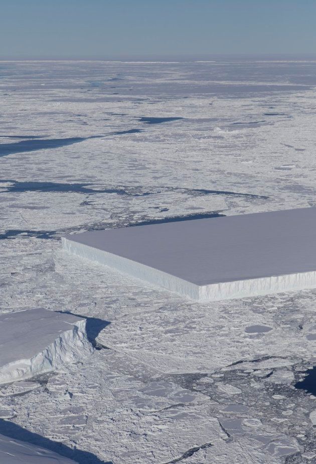 NASAが公開した「真四角すぎる氷山」