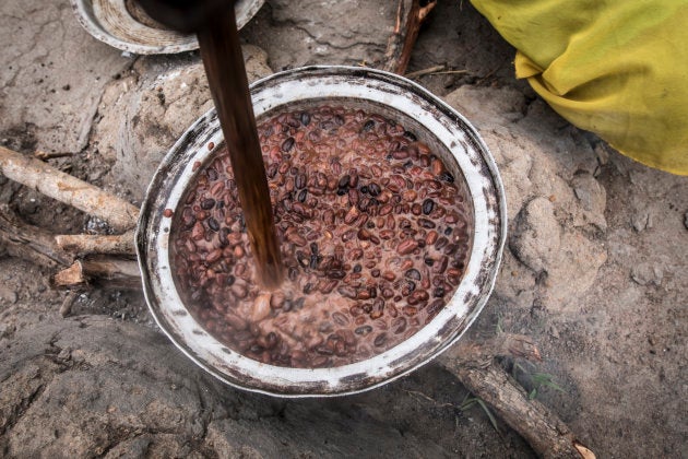 南スーダンの豆スープ