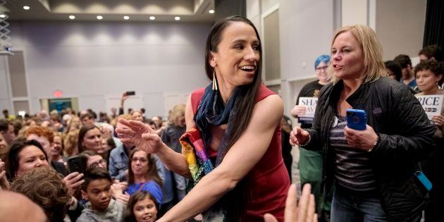 ネイティブアメリカンの女性国会議員が誕生へ アメリカ史上初 カンザス州で選出 ハフポスト