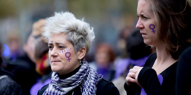 「女性に対する暴力撤廃の国際デー」の11月25日、スペイン・バルセロナでは女性への暴力廃絶を訴えるデモが開かれた