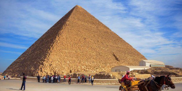 エジプト・カイロ近郊ギザにある「クフ王のピラミッド」（エジプト・ギザ）