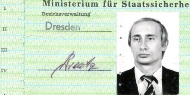ロシアのプーチン大統領 東ドイツの秘密警察から身分証を与えられていた いったい何のため ハフポスト