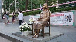 韓国の日本大使館前で、8月15日に感じたこと