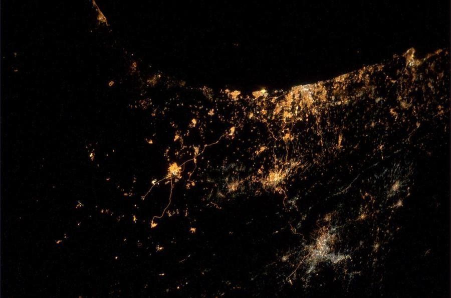 最も悲しい写真だ 国際宇宙ステーションから撮影したガザ侵攻 ハフポスト