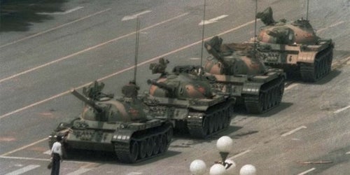 たった一人の男が戦車を止めた交差点はいまーー天安門の25年【画像