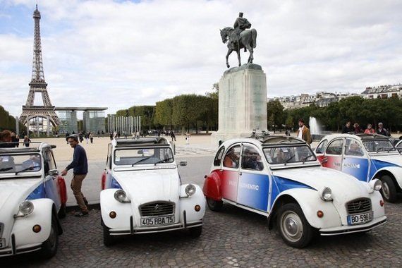 パリの街からクラシックカーが消える？　市議会が旧車の締め出しを検討