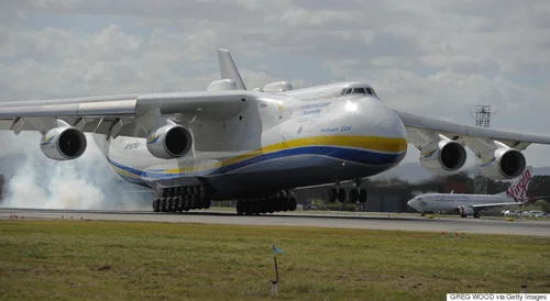 これが世界最大の輸送機だ An-225「ムリーヤ」がオーストラリア