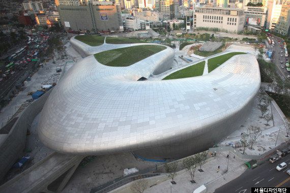 新国立競技場の設計者 ザハ ハディド氏が韓国に造った建物もすごい ハフポスト