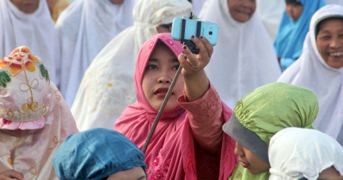 自撮りは神への罪 インドネシアで批判渦巻く 若者はどう対抗したのか 画像 ハフポスト 自撮りは神への罪 インドネシアで批判渦巻く 若者はどう対抗したのか 画像 ハフポスト