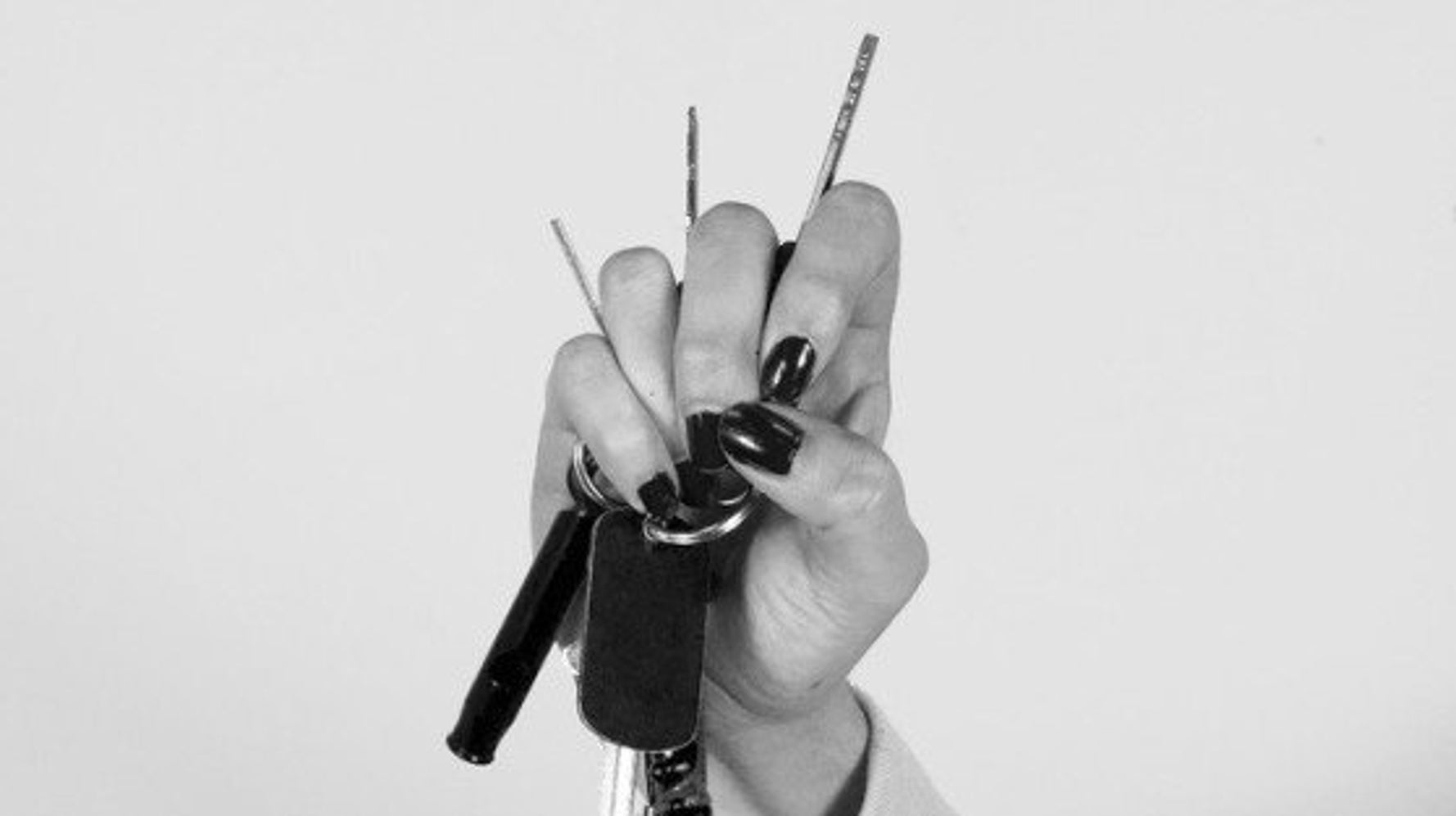 レイプから身を守るためにアメリカの女性たちが身につける護身用グッズ 画像集 ハフポスト Life