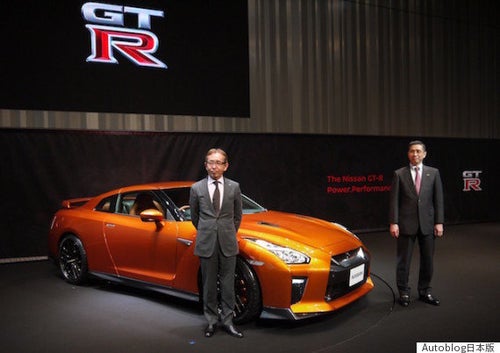 日産、「NISSAN GT-R」 2017年モデルを日本初披露！ | ハフポスト NEWS