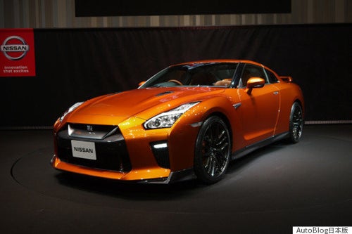 日産、「NISSAN GT-R」 2017年モデルを日本初披露！ | ハフポスト NEWS