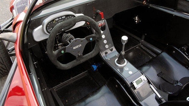 デロンダ G400 コルベットのエンジンを積む超軽量スポーツカーとは ハフポスト