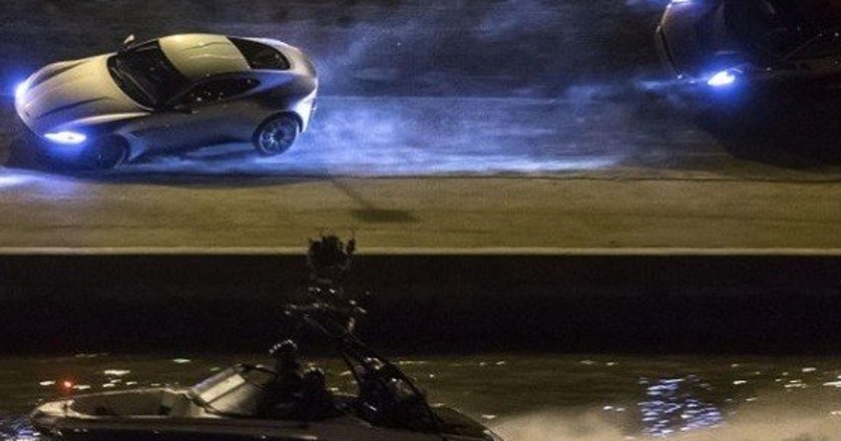 レポート 映画 007 スペクター の撮影で大破したクルマの総額は44億2 000万円 ハフポスト