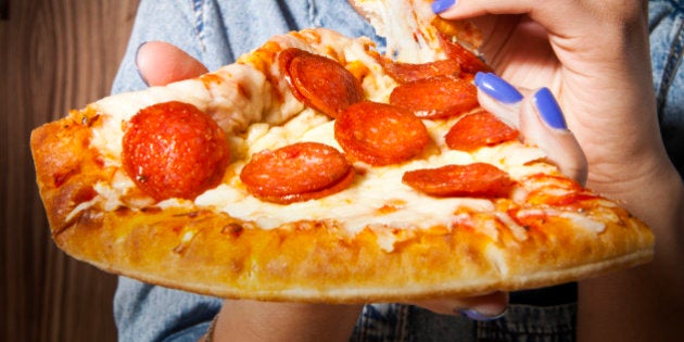 BRIGHT FEMALE NAILS WITH JUICY PIZZA