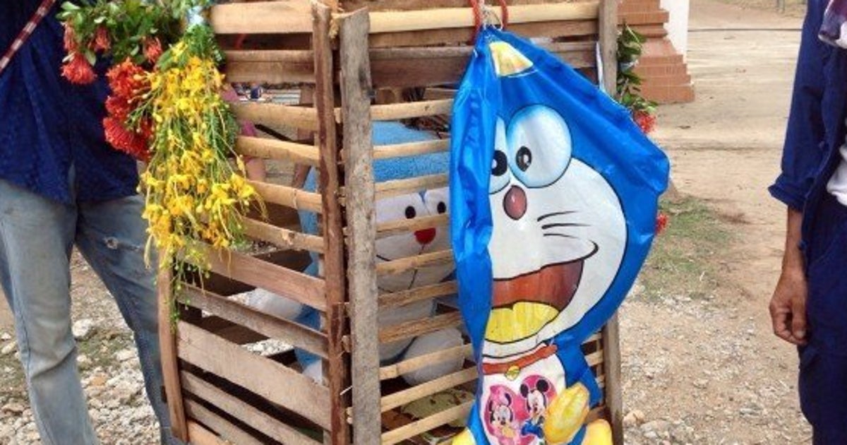 ドラえもん タイで守り神になる 雨乞いの儀式で本物の猫の身代わりに ハフポスト ドラえもん タイで守り神になる 雨乞いの儀式で本物の猫の身代わりに ハフポスト
