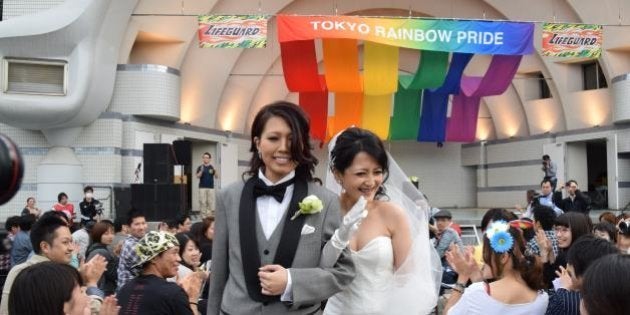 東京レインボープライド15 開幕 同性カップルの公開結婚式が行われる ハフポスト