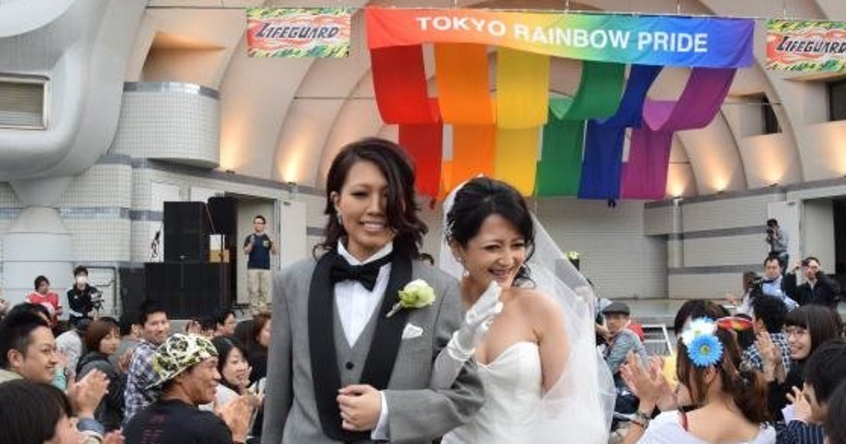 東京レインボープライド15 開幕 同性カップルの公開結婚式が行われる ハフポスト