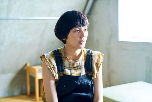 菊池亜希子さん「オーバーオールは自分が一番フラットになる服」Lenet FUN! MY STYLE | ハフポスト LIFE