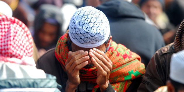 DHAKA, BANGLADESH - 2015/01/11: Muslim devotees participate in the last day Biswa Ijtema called 'Akheri Munajat'. The Akheri Munajat in the last day of 'Biswa Ijtema', an event where Muslims focused on prayers and supplication and they are not allowed for political discussions, at Tongi in Gazipur district. (Photo by Mohammad Asad/Pacific Press/LightRocket via Getty Images)