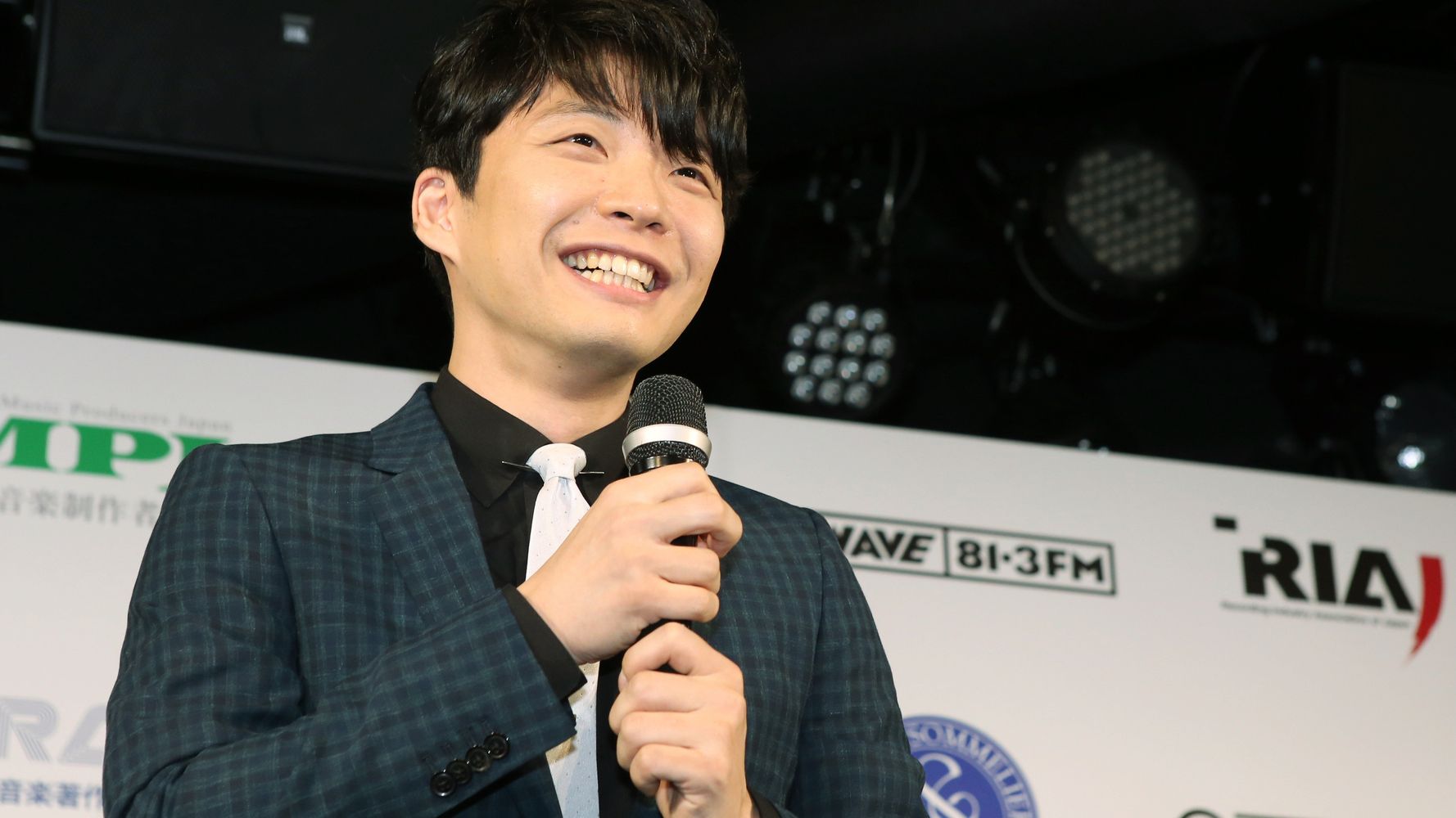 恋ダンス踊ってみた動画 星野源の所属レコード会社 削除して ハフポスト 恋ダンス踊ってみた動画 星野源の所属レコード会社 削除して ハフポスト