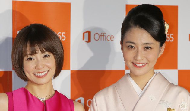 日本マイクロソフトの「Ｎｅｗ Ｏｆｆｉｃｅ発売記念イベント」に出席したフリーアナウンサーの小林麻耶さん（左）と妹の麻央さん＝１６日、東京都墨田区 撮影日：2014年10月16日
