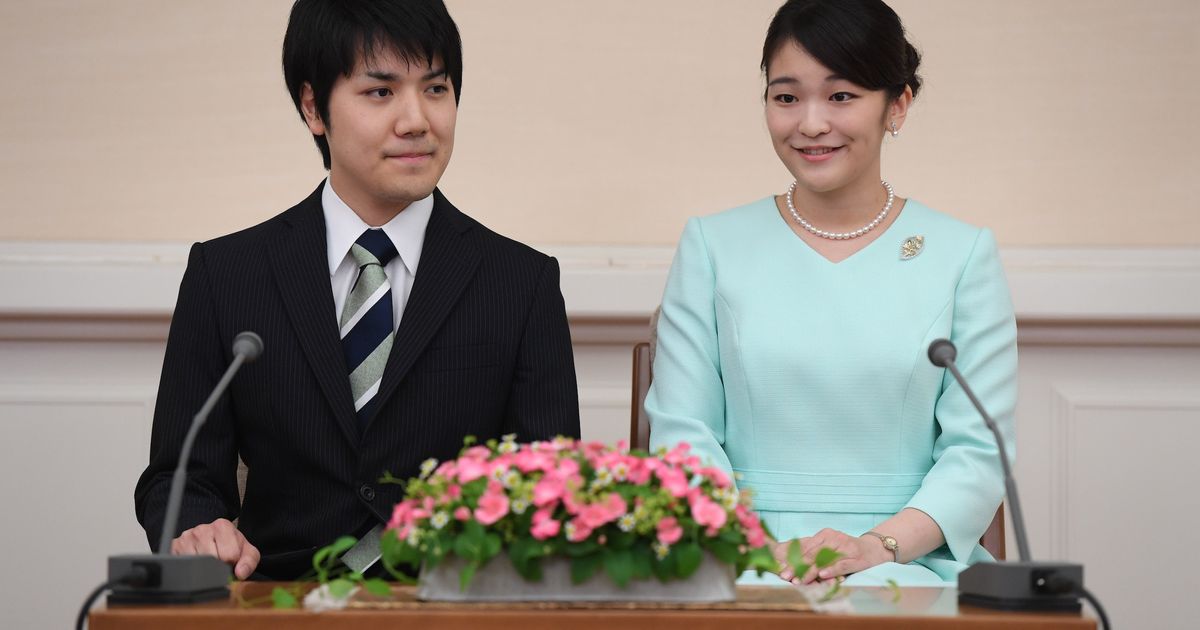 眞子さま「最初に惹かれたのは太陽のような明るい笑顔」 小室圭さんとご婚約内定で会見【全文】 | HuffPost