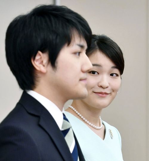 眞子さま「最初に惹かれたのは太陽のような明るい笑顔」 小室圭さんとご婚約内定で会見【全文】 | ハフポスト NEWS