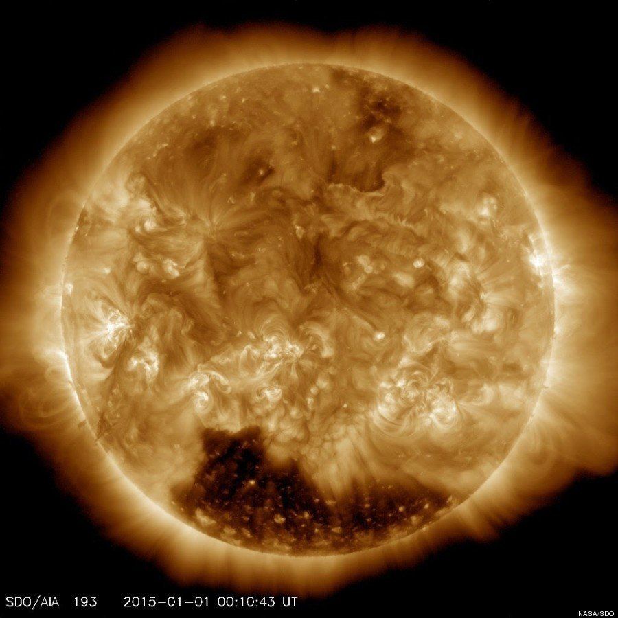 太陽の表面に地球より410倍大きい 穴 が出現 画像 ハフポスト
